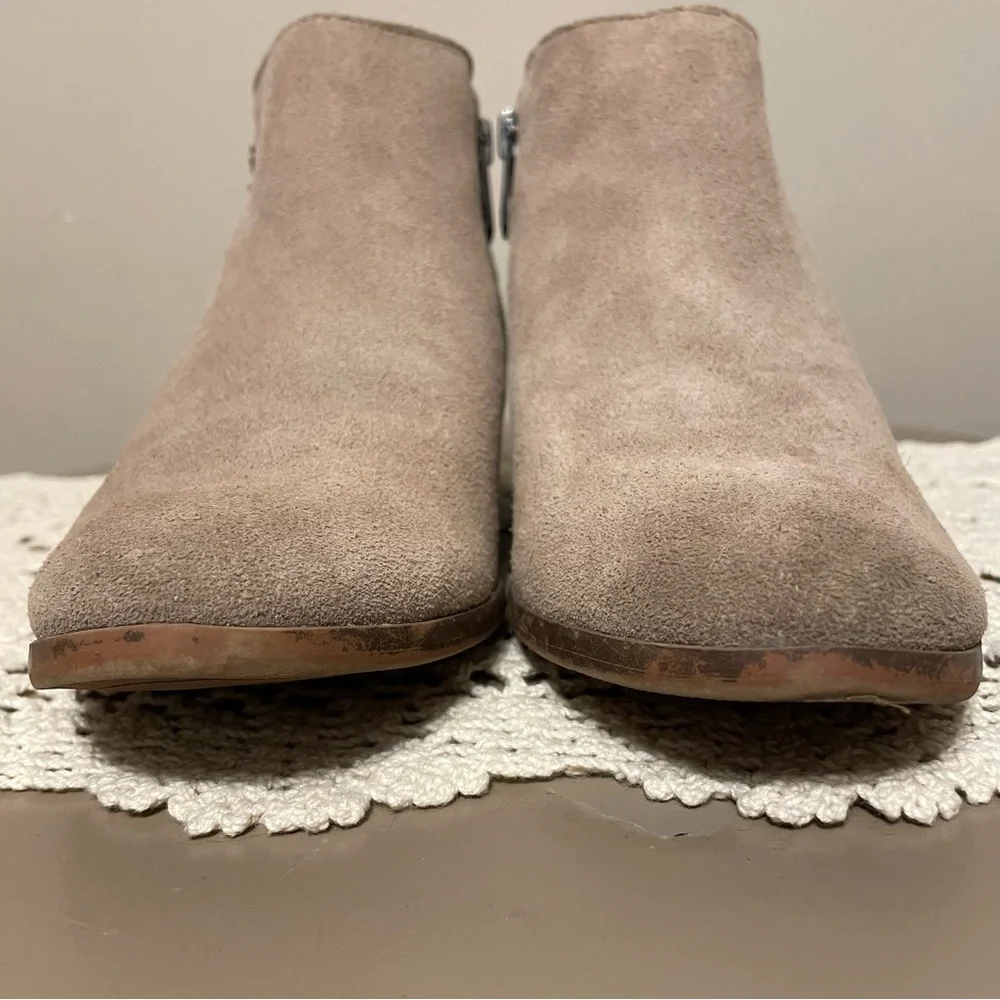 Sam Edelman Petal Suede Sand/Taupe/Beige Ankle Boots